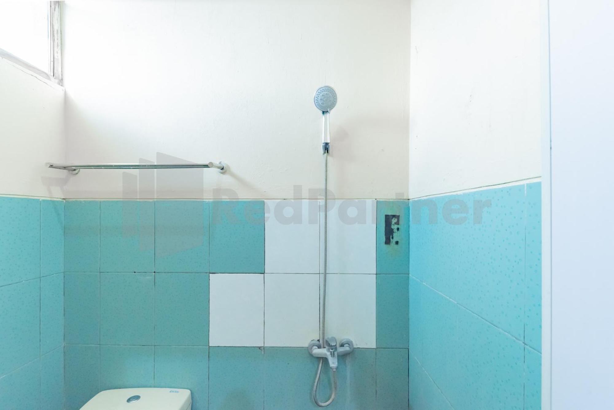 Wisma Alamanda Near Terminal Cicaheum Redpartner Бандунг Екстериор снимка