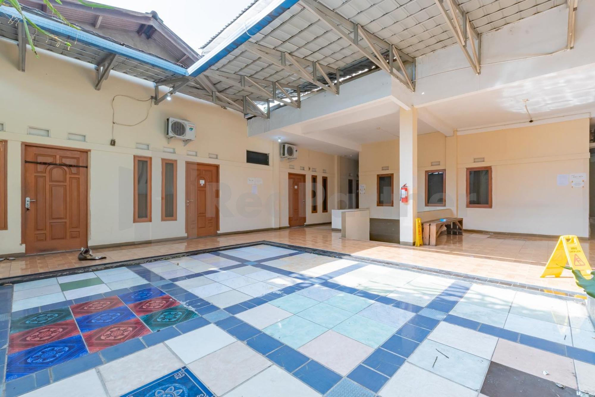 Wisma Alamanda Near Terminal Cicaheum Redpartner Бандунг Екстериор снимка